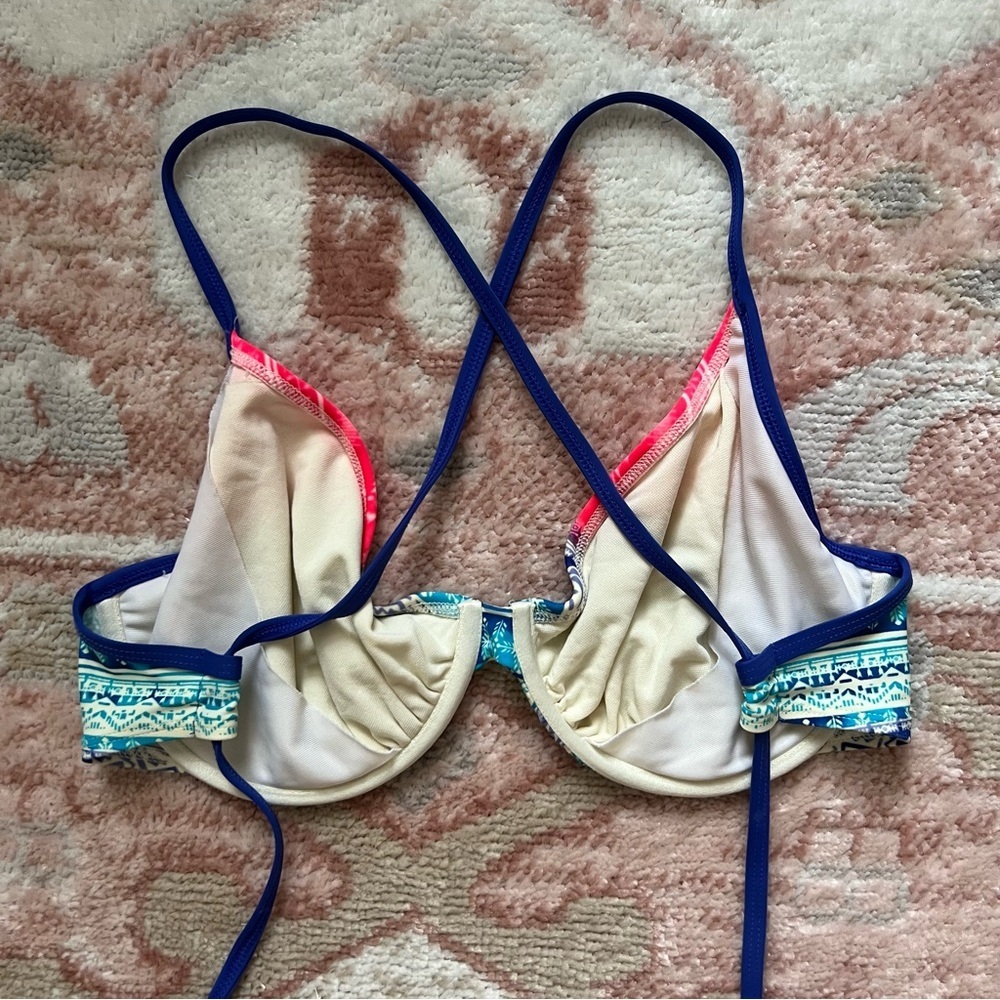 Eidon/ Body Glove Colorful Patterned underwire Bikini Top size D/DD - Picture 2 of 3